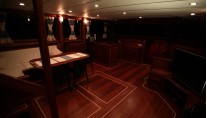 DEA DELMARE -  Main Salon